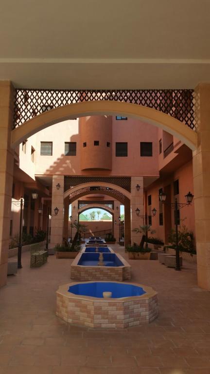 Mouzdalifa Apartment In City Center Marrakesh Bagian luar foto