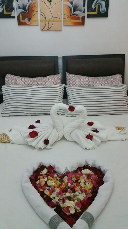 Mouzdalifa Apartment In City Center Marrakesh Bagian luar foto